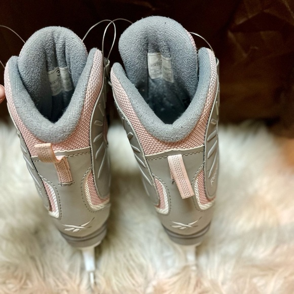 REEBOK Pink & Grey Twist to Tie Figure Skates Size 6 US Women’s / 4.5 Youth - Picture 5 of 5